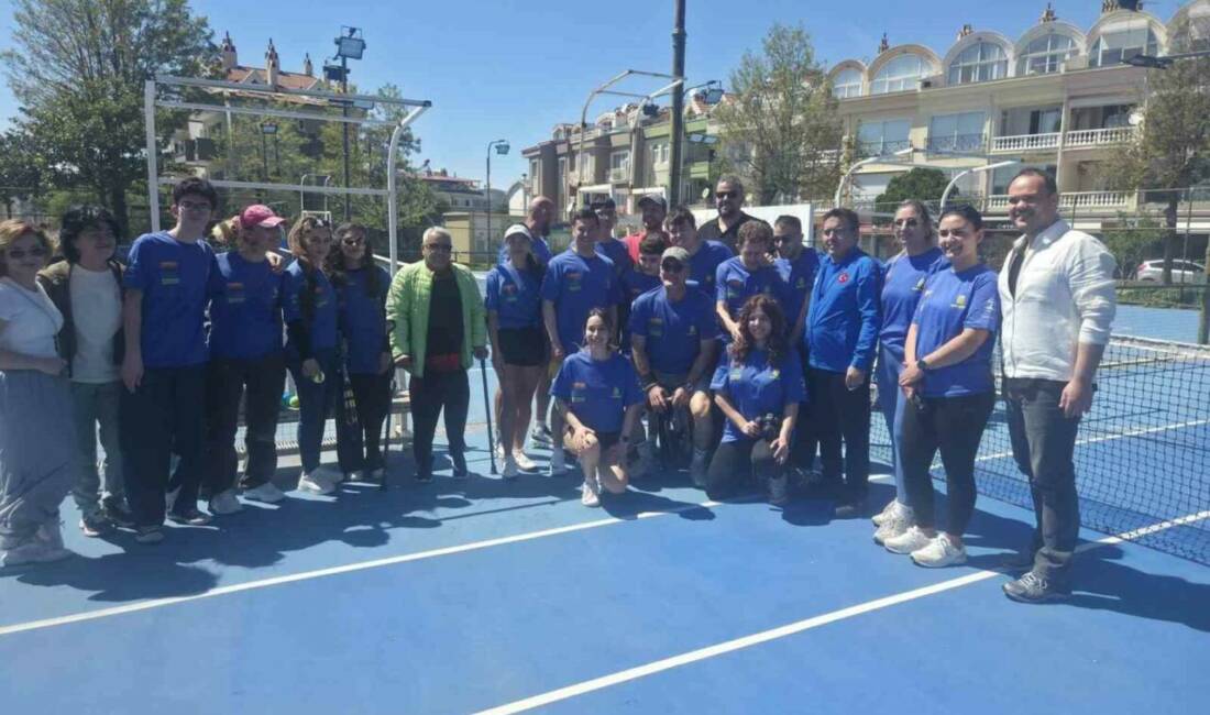 Muğla’nın Marmaris ilçesinde otizm farkındalığına dikkat çekmek amacıyla düzenlenen ’Otizm