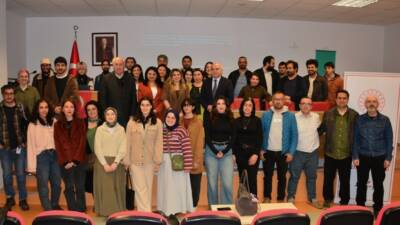 Kocaeli’de Osmanlı mezar taşlarının tarihi ve kültürel derinliği masaya yatırıldı.