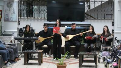 SAMSUN (İHA) – Samsun’da lise öğrencilerinin oluşturduğu koro, seslendirdiği türkülerle