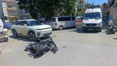 Antalya’nın Manavgat ilçesinde motosikletin otomobile yandan çarpması sonucu meydana gelen
