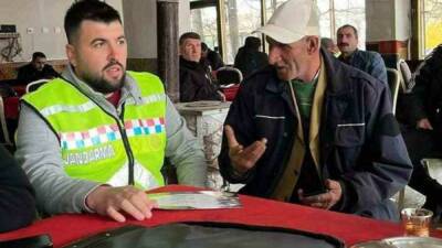 Muş’ta jandarma ekipleri, Sungu beldesinde vatandaşlara yönelik siber suçlar konusunda