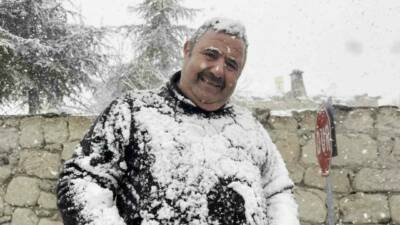 Nisan ayının ortasında herkesi şaşırtan kar yağışı Aksaray’da belirli aralıklarla