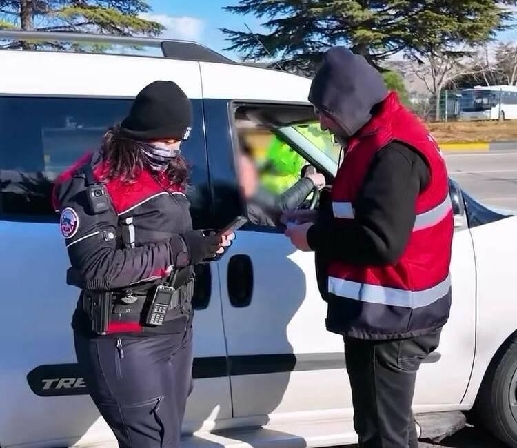 Isparta’da polis ekiplerince, yapılan uygulamalarda 35 binden fazla kişi sorgulanırken,