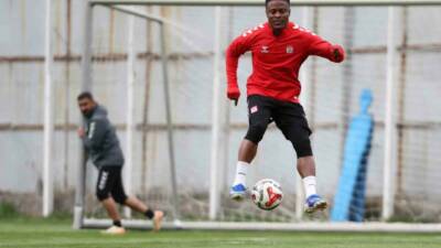 Özbelsan Sivasspor, Trendyol 1. Lig’in 35. haftasında sahasında İstanbulspor ile