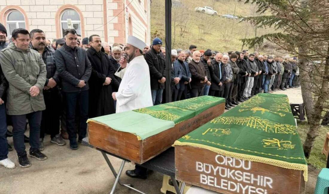 Ordu’nun Kabadüz ilçesinde otomobilin yamaçtan yuvarlanması sonucu hayatını kaybeden baba