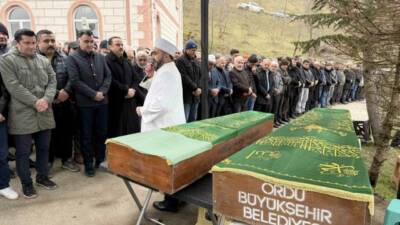 Ordu’nun Kabadüz ilçesinde otomobilin yamaçtan yuvarlanması sonucu hayatını kaybeden baba