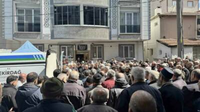 Kırklareli’nde bulunan bir kavşakta iki otomobilin çarpışması sonucu meydana gelen