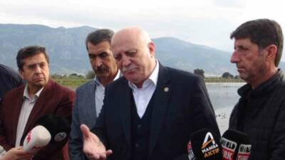 Türkiye Ziraat Odaları Birliği (TZOB) Genel Başkanı Şemsi Bayraktar, Manisa’da