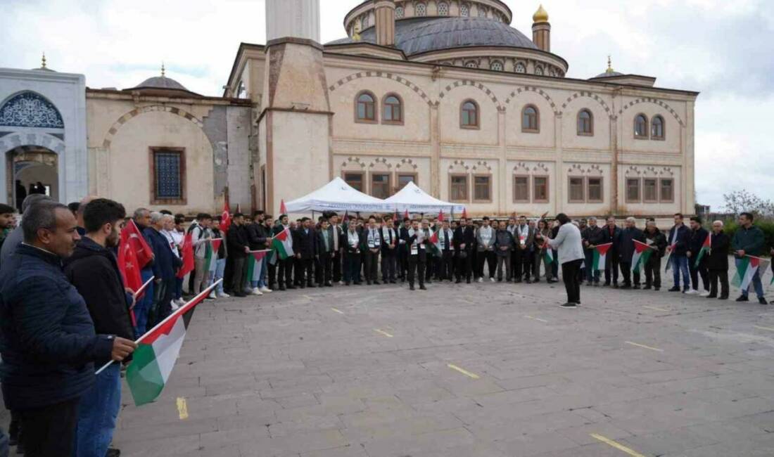 Adıyaman Üniversitesi öğrencileri, Filistin’e destek vermek amacıyla Hısn-ı Mansur Camii