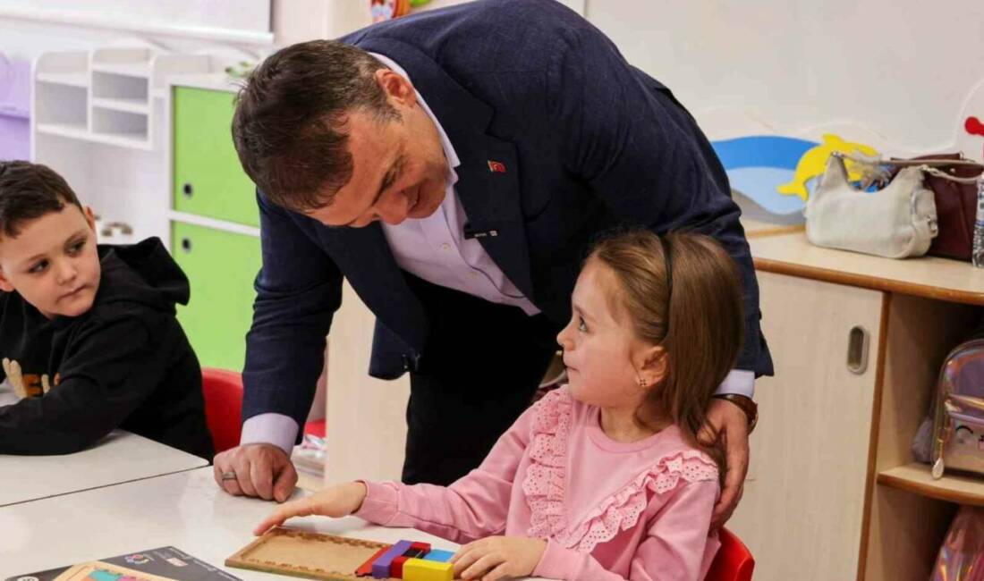 Bilecik Valisi Faik Oktay Sözer, Bahçelievler Anaokulu’nda öğrenciler ile bir