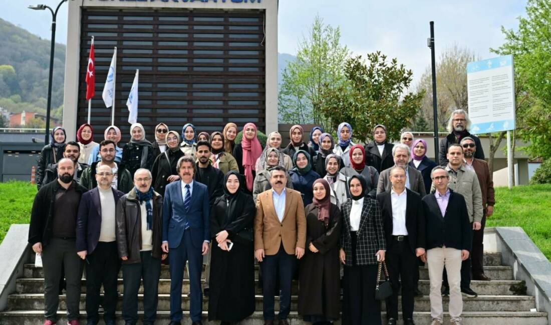 Bursa’da şehirleri, binaları fiziksel olarak yenilemenin yeterli olmadığını vurgulayan Yıldırım