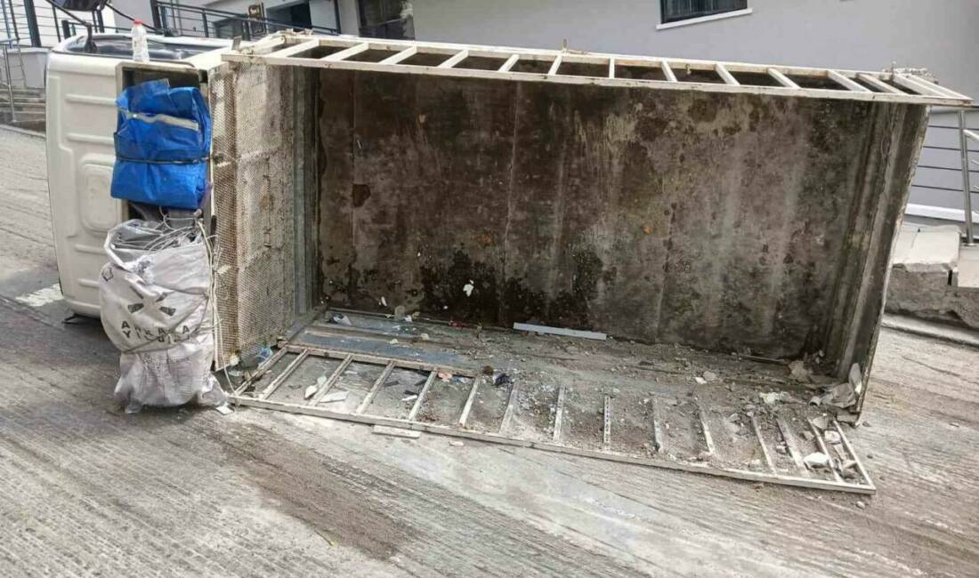 Ankara’da inşaat malzemesi yüklü kamyonu yokuşta durdurmak zorunda kalan sürücü,