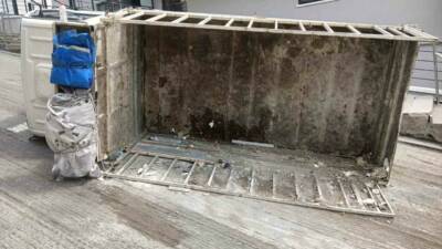 Ankara’da inşaat malzemesi yüklü kamyonu yokuşta durdurmak zorunda kalan sürücü,