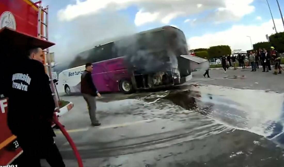 Mersin’de terminaldeki bir yolcu otobüsünde çıkan yangın itfaiye ekiplerinin zamanında