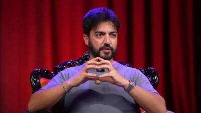 Katıldığı bir dijital platformdaki yayında, içeriğinde yasaklı maddeler arasında yer